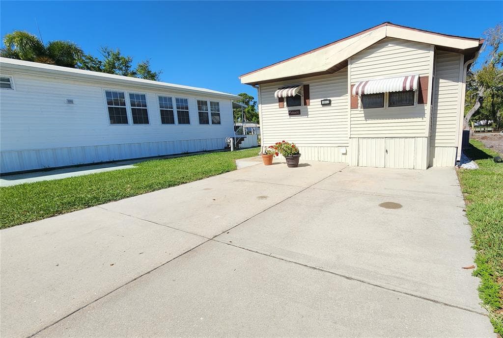3333 26TH AVENUE E 1292 photo 2