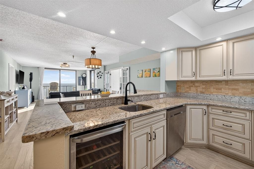 15316 GULF BOULEVARD 903 photo 6