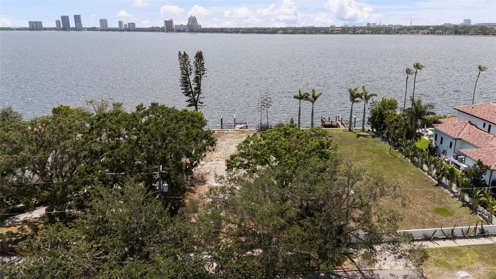 214 BLANCA AVENUE photo 18