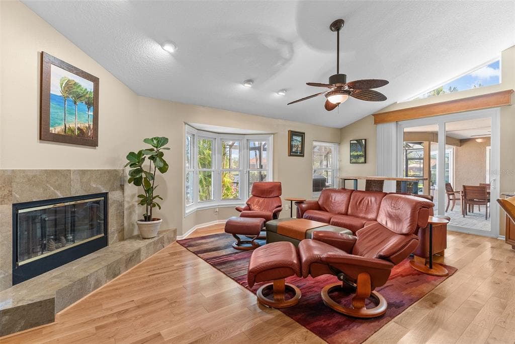 4731 COCONUT PALM CIRCLE NE photo 11