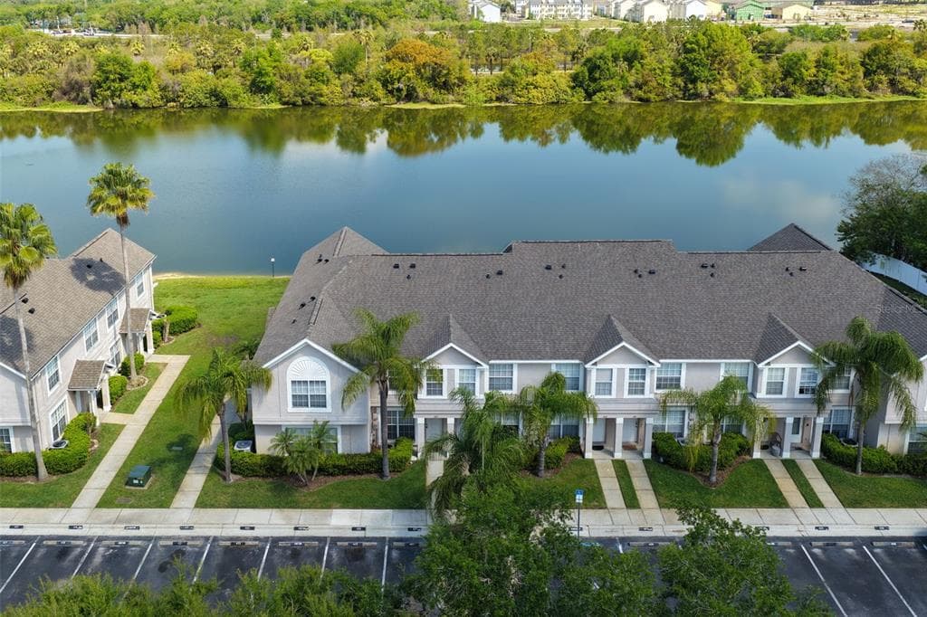 425 KENSINGTON LAKE CIRCLE photo 3