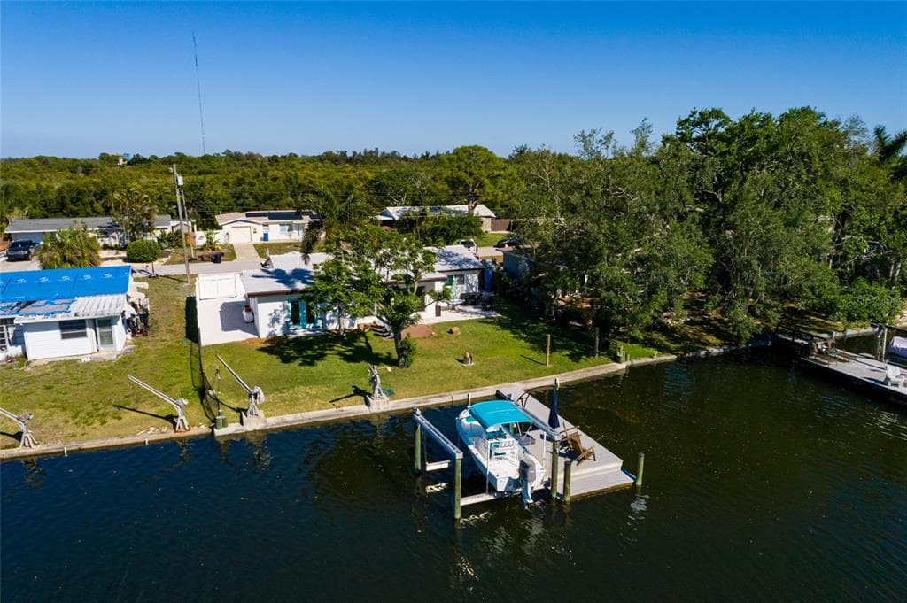 9298 SUN ISLE DRIVE NE photo 2