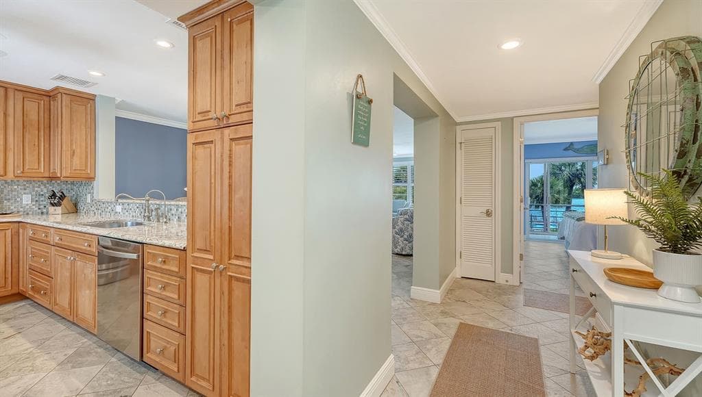 605 SUTTON PLACE 201 photo 7