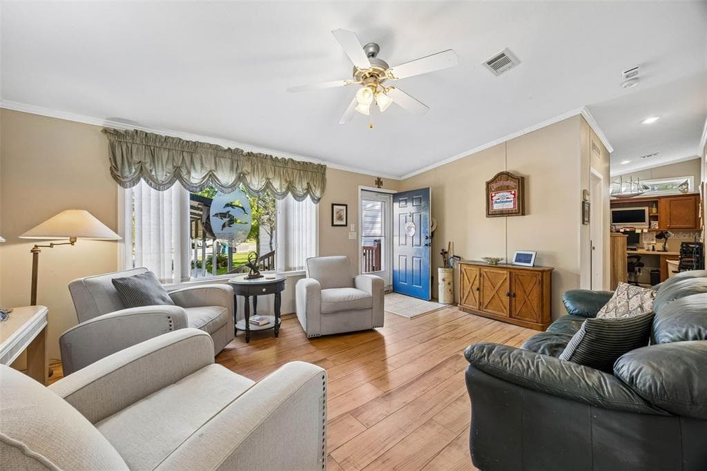 334 PARADISE CIRCLE photo 7