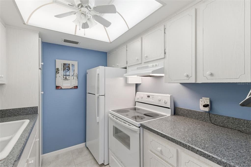 650 PINELLAS POINT DRIVE S 230 photo 7