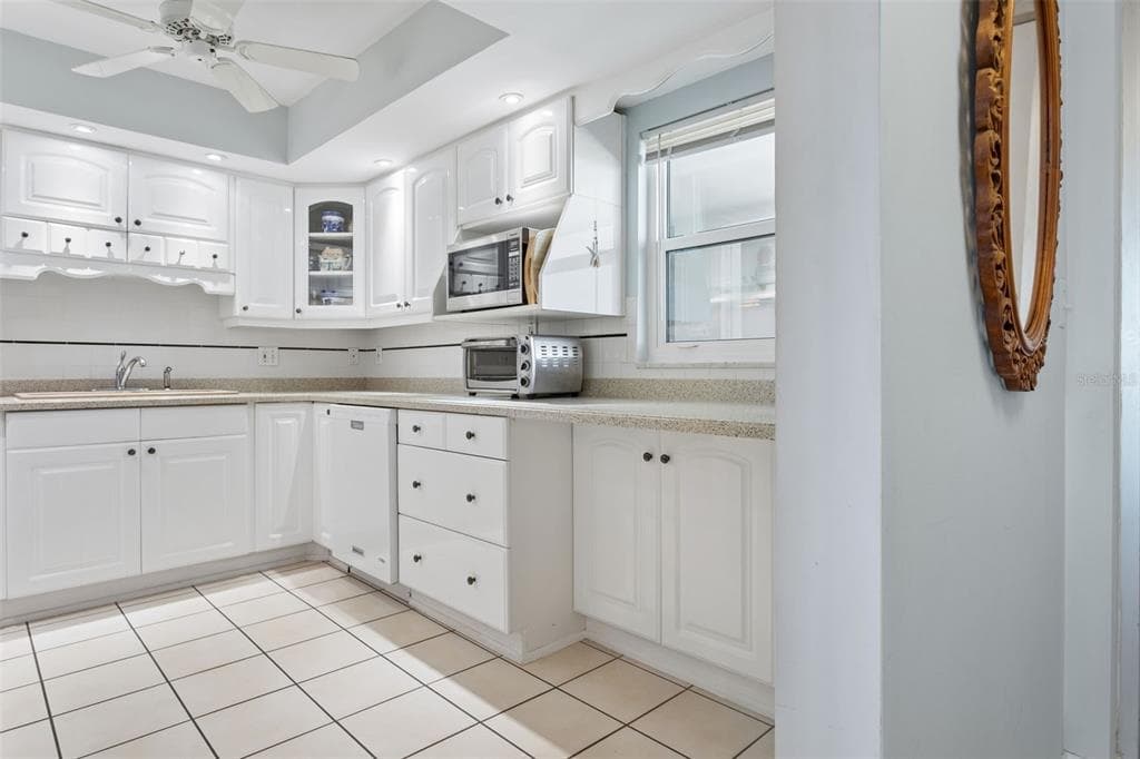 5130 BRITTANY DRIVE S 1002 photo 6