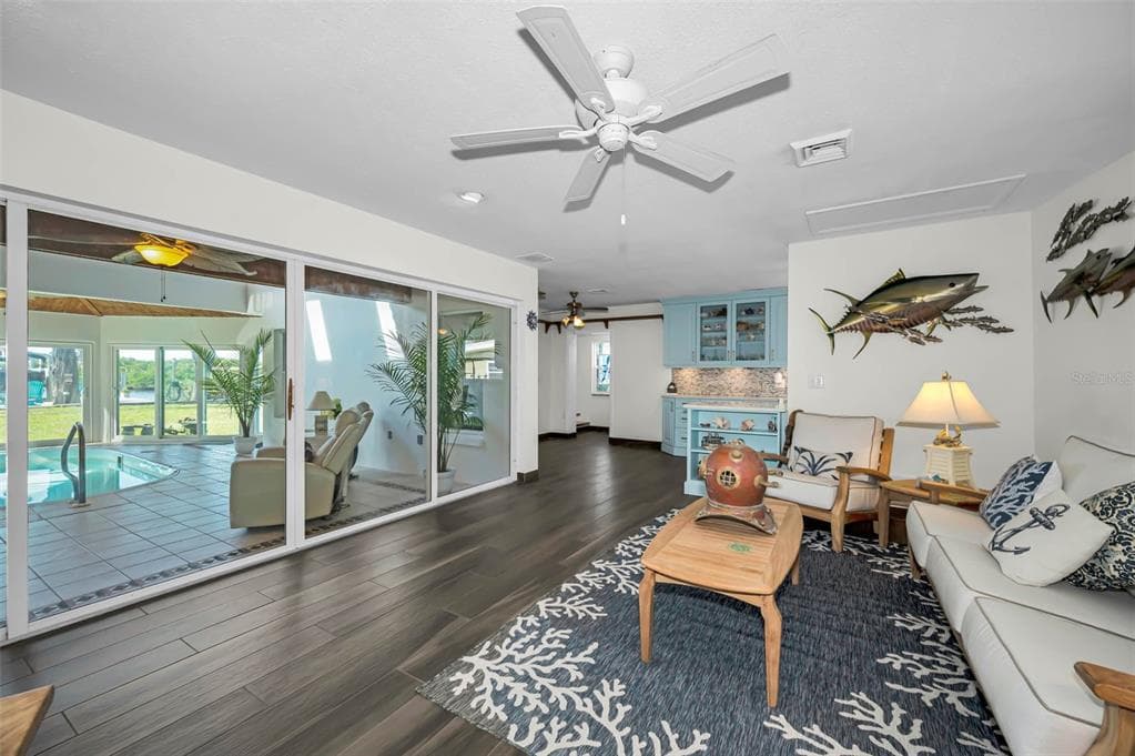 1626 SEA BREEZE DRIVE photo 23