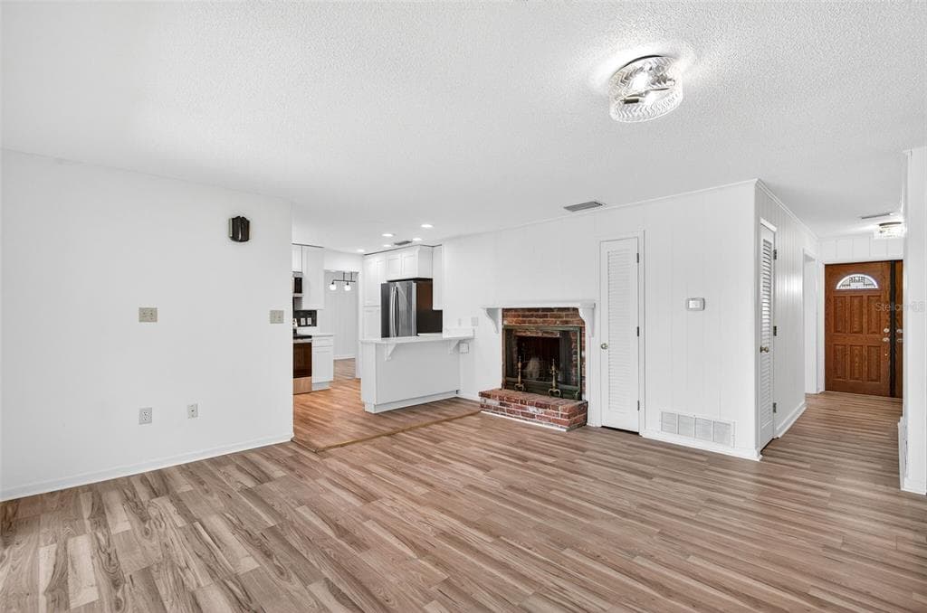1520 S KEENE ROAD photo 5