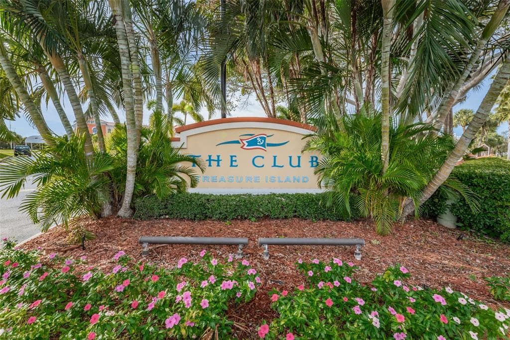 450 TREASURE ISLAND CAUSEWAY 102 photo 25