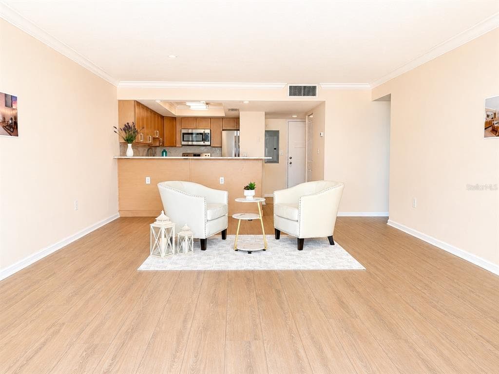450 TREASURE ISLAND CAUSEWAY 102 photo 8