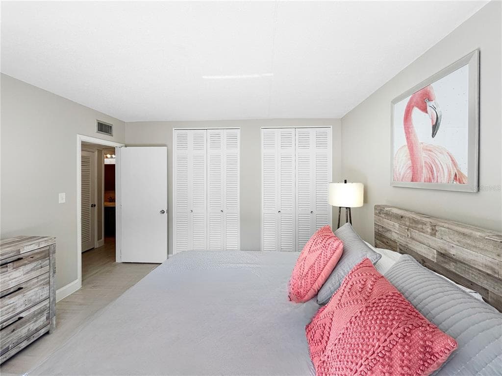 1600 W LAKE PARKER DRIVE C4 photo 20