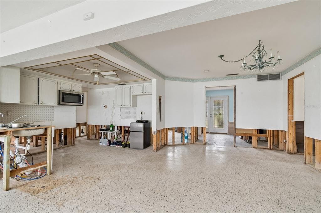15 BELLEVUE DRIVE photo 11