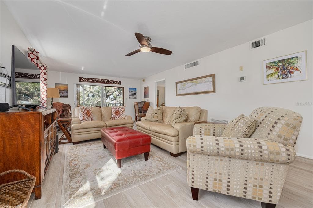 8635 MIDNIGHT PASS ROAD 201C photo 13