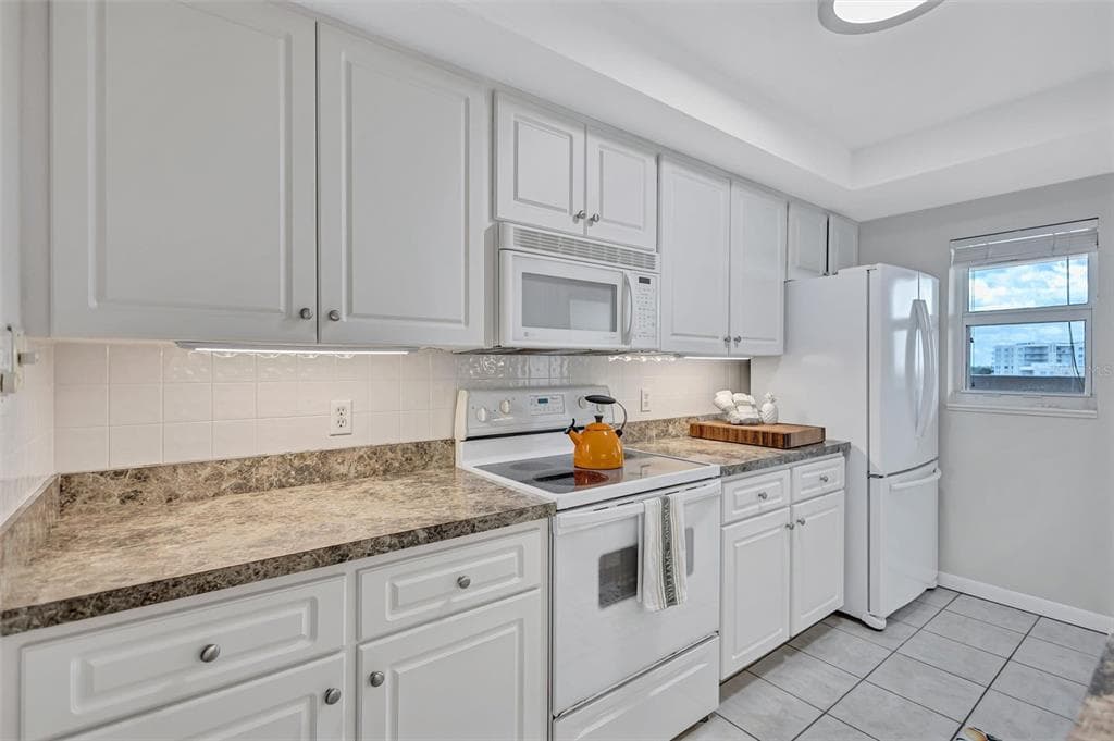 6140 MIDNIGHT PASS ROAD 603 photo 20