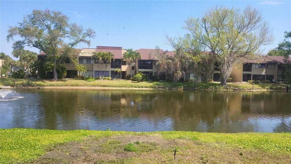 875 S VILLAGE DRIVE N 102 photo 1