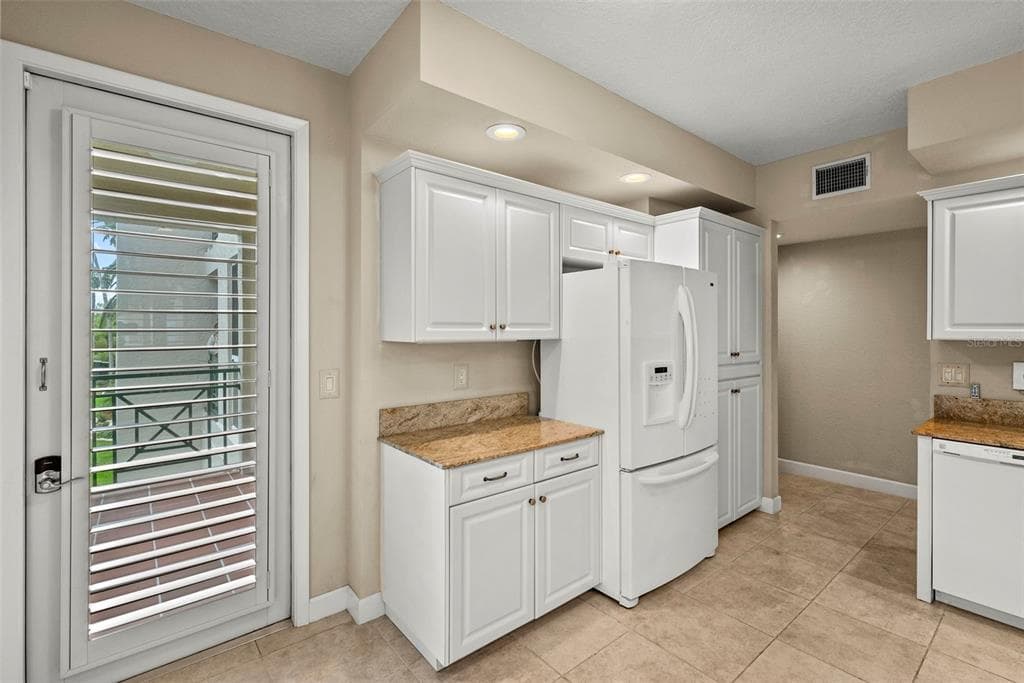 4780 DOLPHIN CAY LANE S 109 photo 14