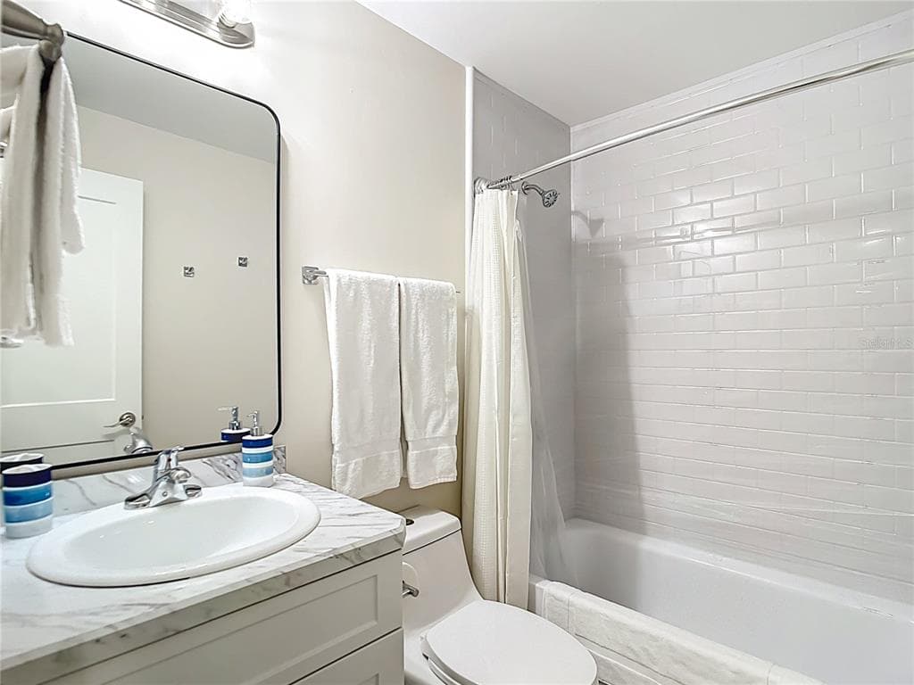 4410 WARREN AVENUE 101 photo 22