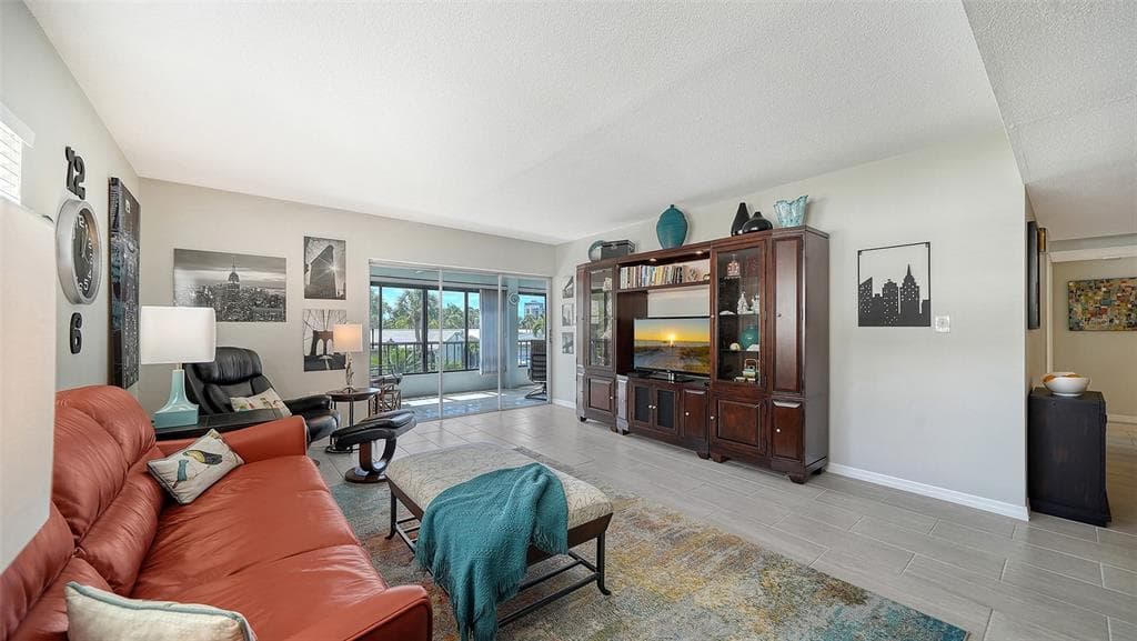 225 HOURGLASS WAY 202 photo 13