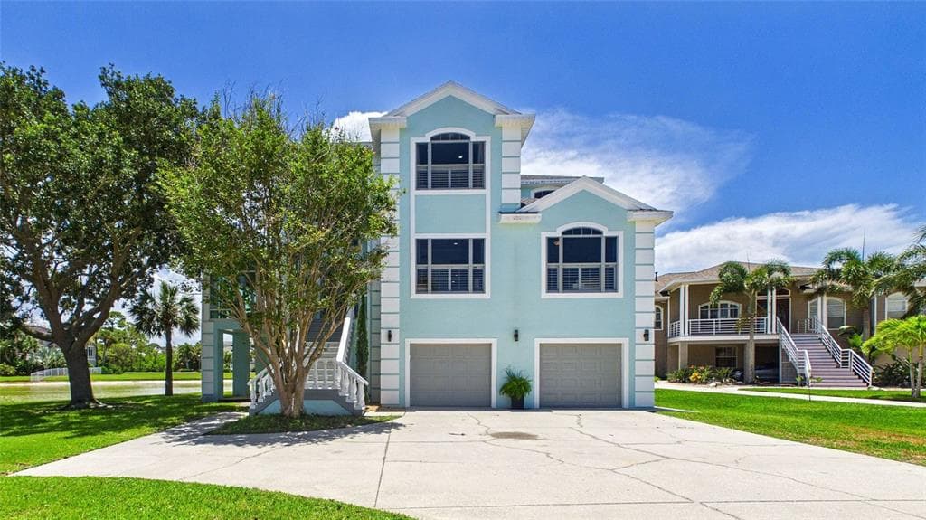 2106 PELICAN COURT photo 2