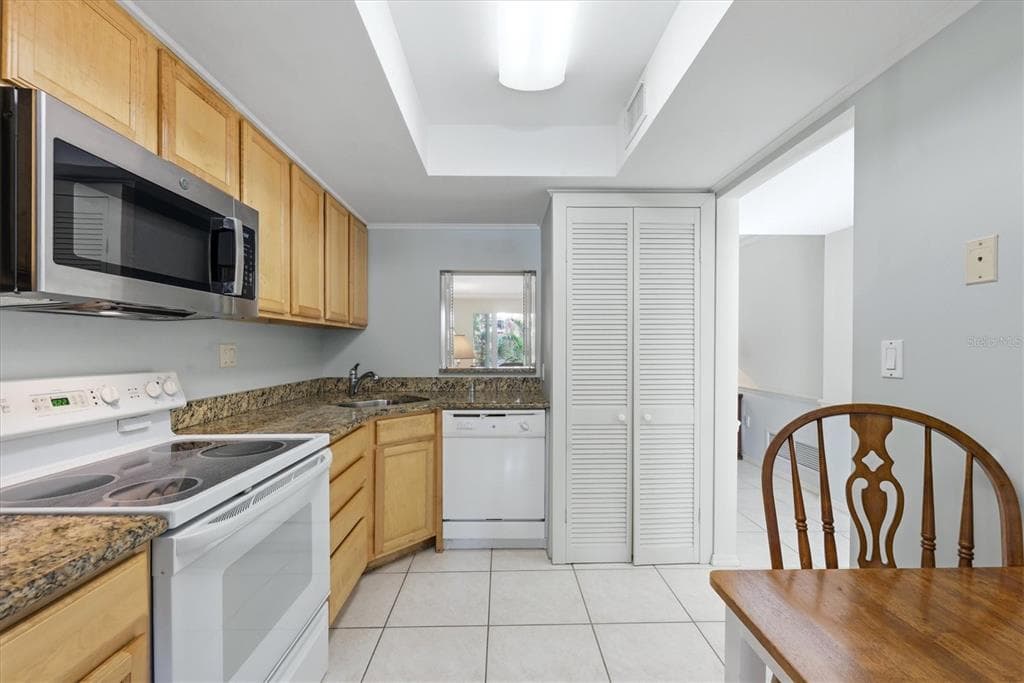 260 SANTA MARIA STREET 105 photo 23