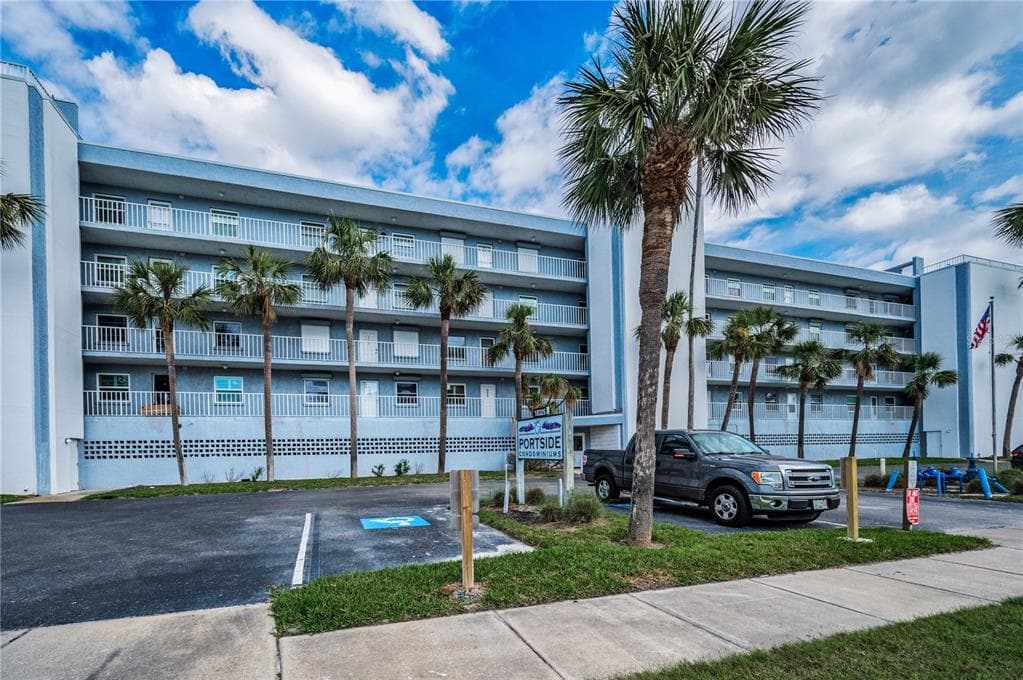 18325 GULF BOULEVARD 308 photo 4