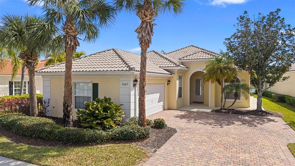 7687 ULIVA WAY photo 1