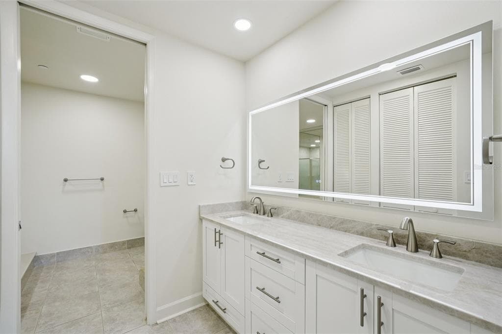 1520 GULF BOULEVARD 202 photo 15