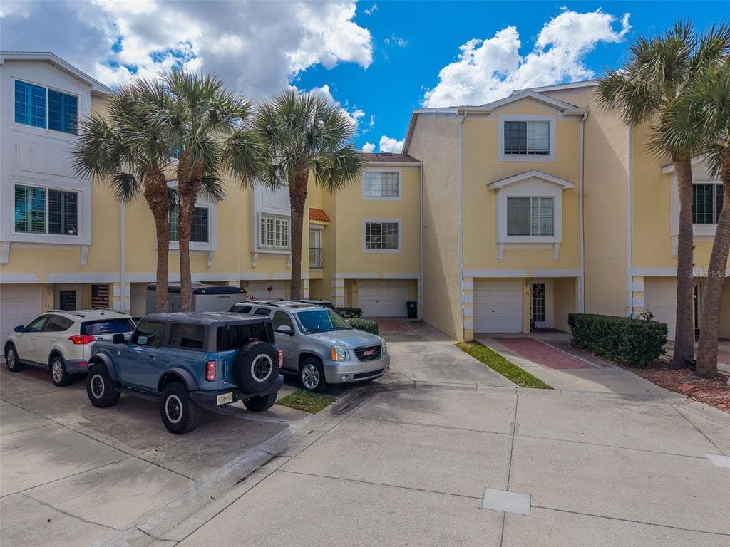 138 BRENT CIRCLE photo 22