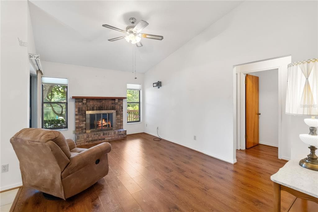 9835 LAKESHORE DRIVE photo 14