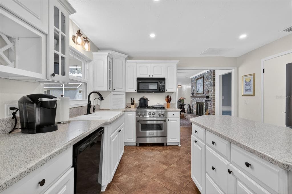 1735 LAKESHORE DRIVE photo 22