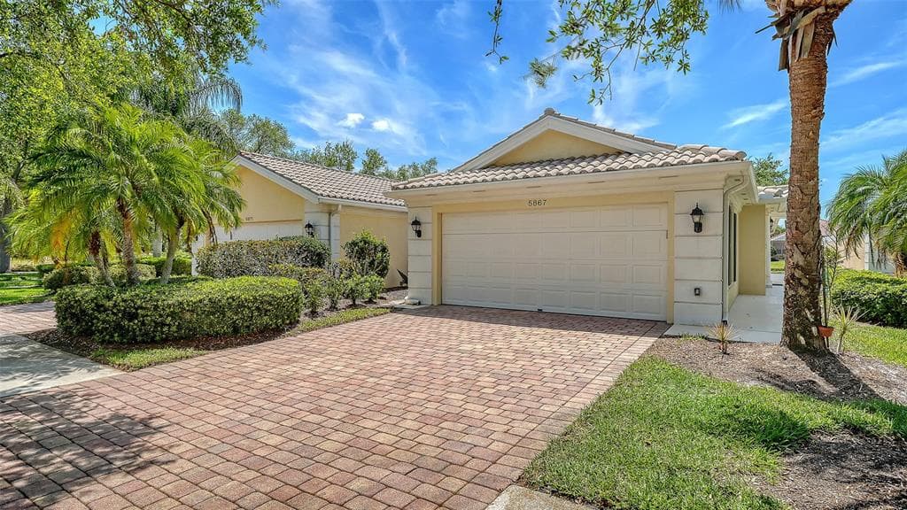 5867 HELICON PLACE photo 1