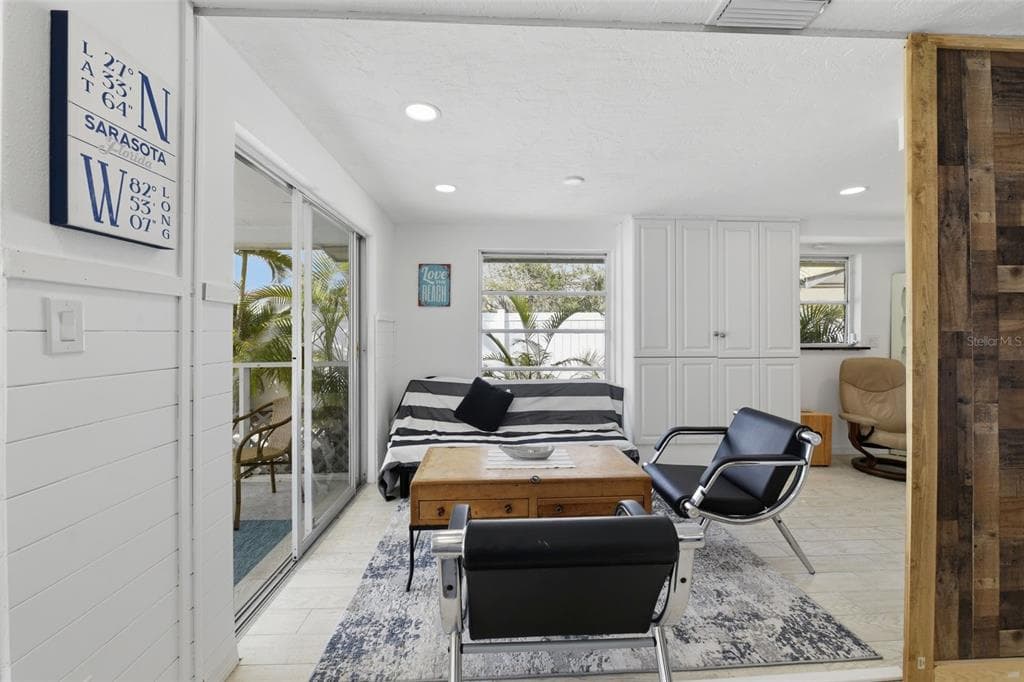 8456 MIDNIGHT PASS ROAD photo 10