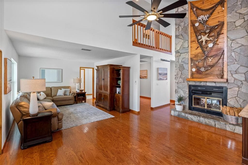 10209 LAKE GROVE DRIVE photo 20