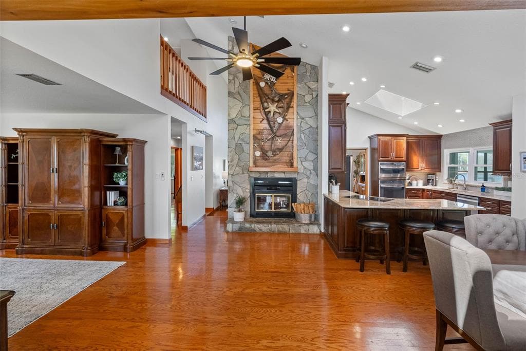 10209 LAKE GROVE DRIVE photo 18