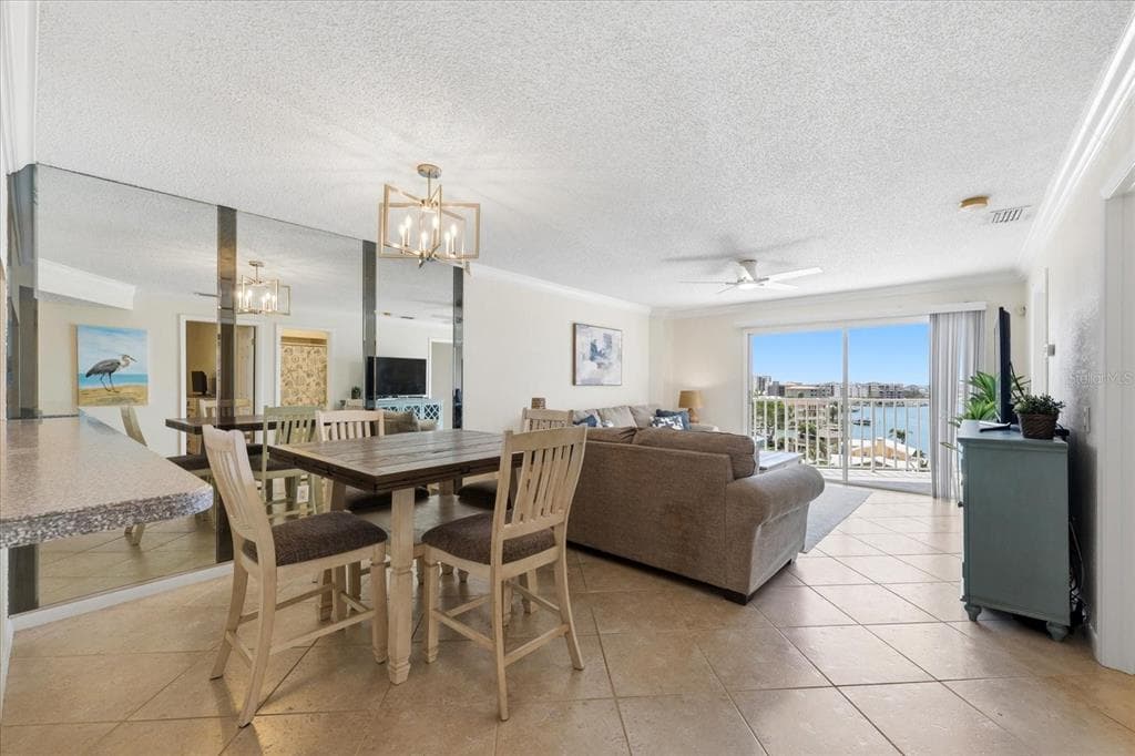 610 ISLAND WAY 607 photo 11