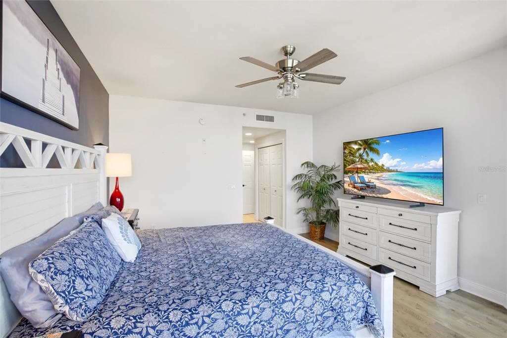 3313 SUNSET KEY CIRCLE 105 photo 12