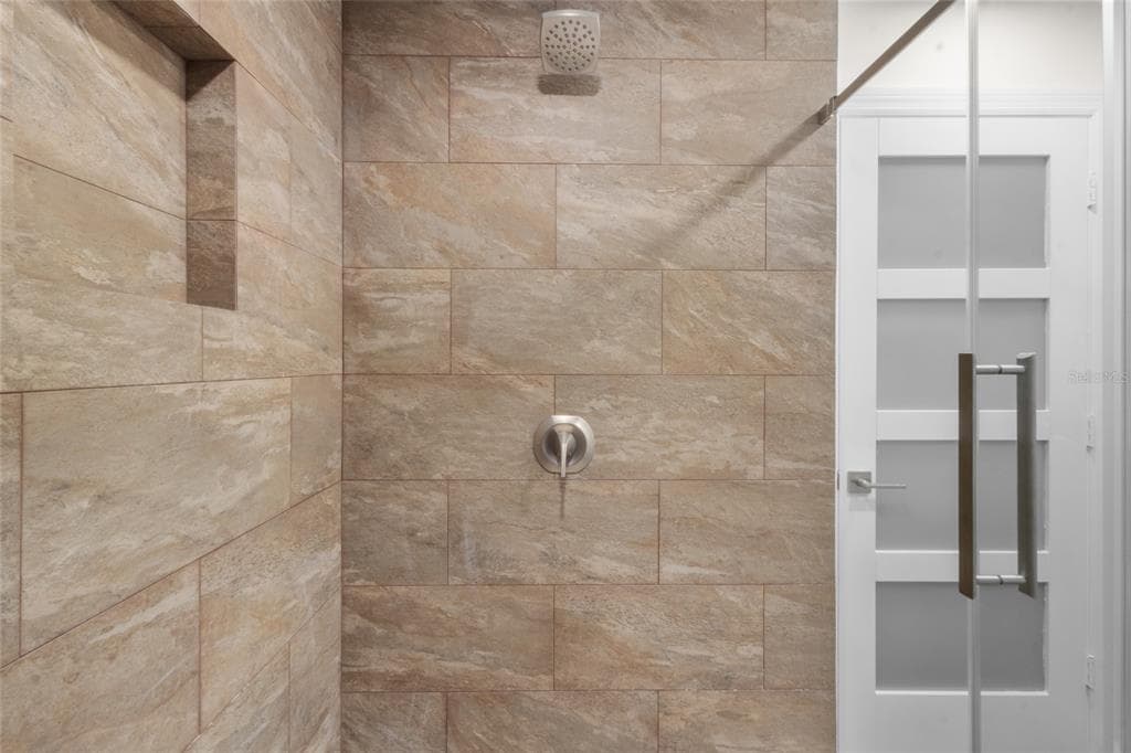 615 DREAM ISLAND PLACE 105 photo 16
