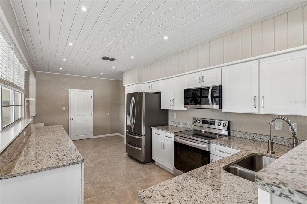 14539 COFFEY LANE photo 19