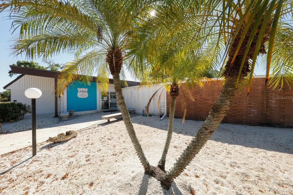 2940 BOUGAINVILLEA STREET photo 19
