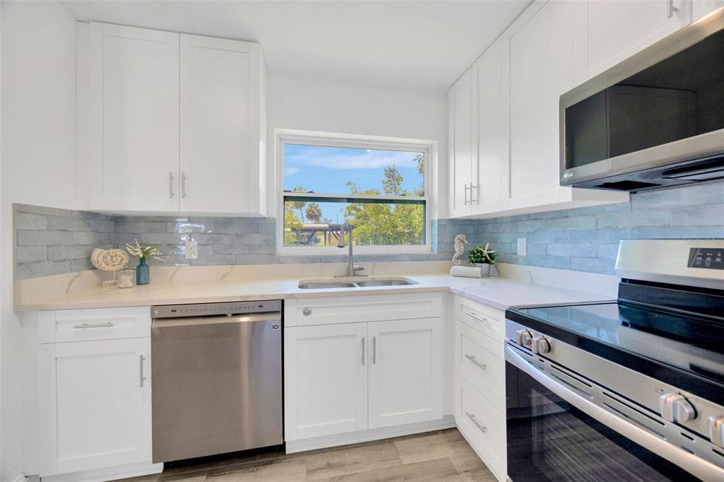 9935 RIVER DRIVE photo 9