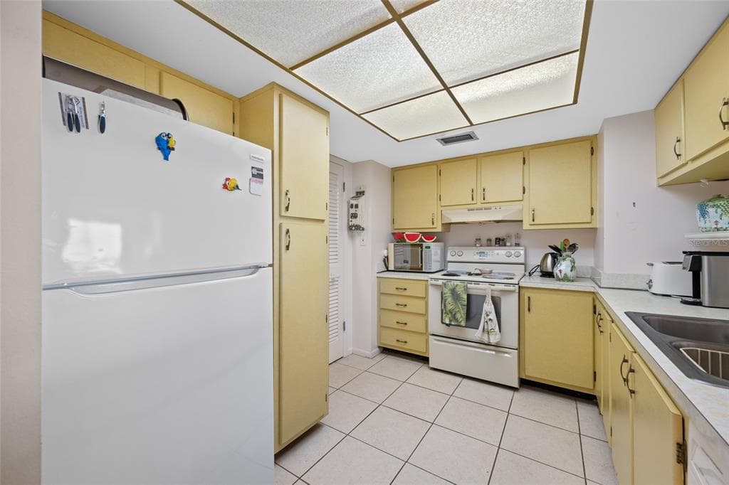285 107TH AVENUE 306 photo 10