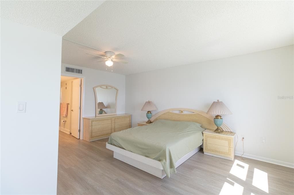 5980 SHORE BOULEVARD S 405 photo 12