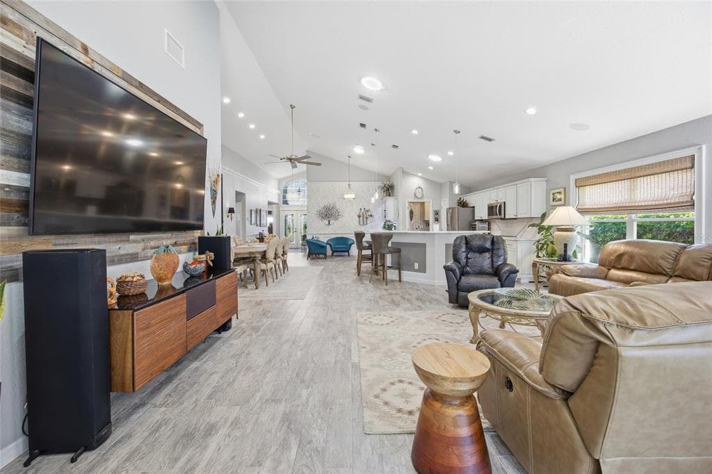 6120 LANDINGS BOULEVARD photo 23