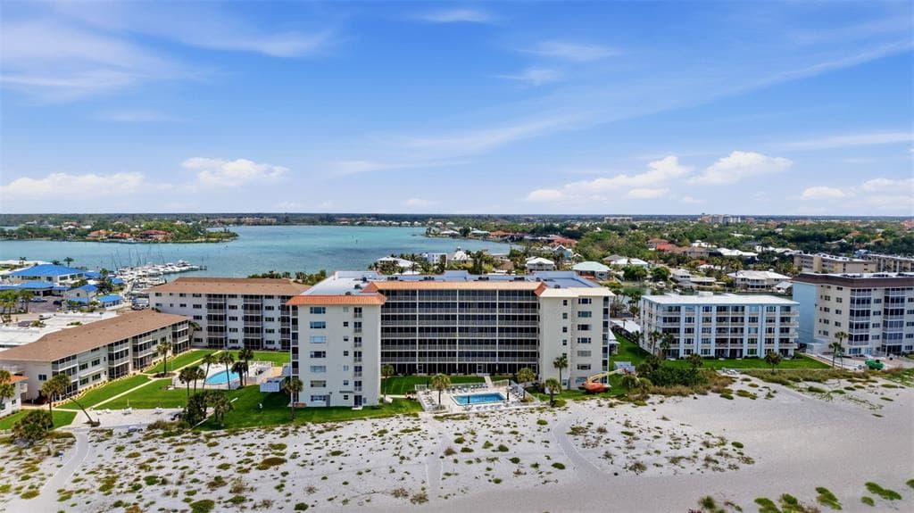 1150 TARPON CENTER DRIVE 304 photo 2