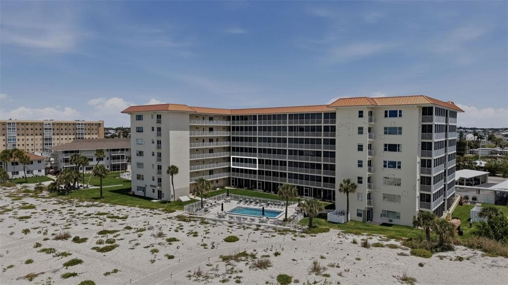1150 TARPON CENTER DRIVE 304 photo 3