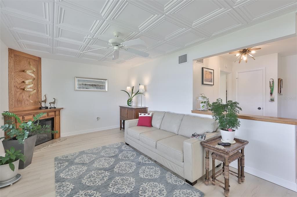 1704 DANBURY DRIVE photo 17