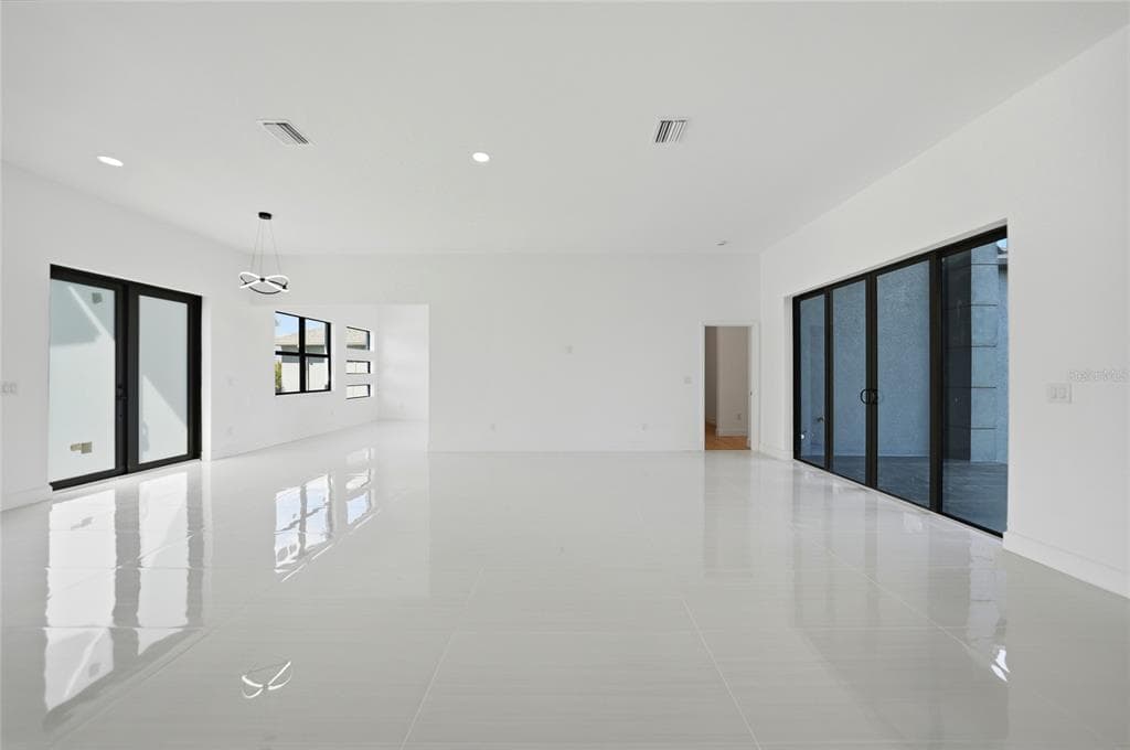 15096 LAKELAND CIRCLE photo 9