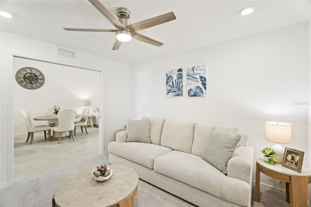 14241 HERITAGE LANDING BOULEVARD 1827 photo 17