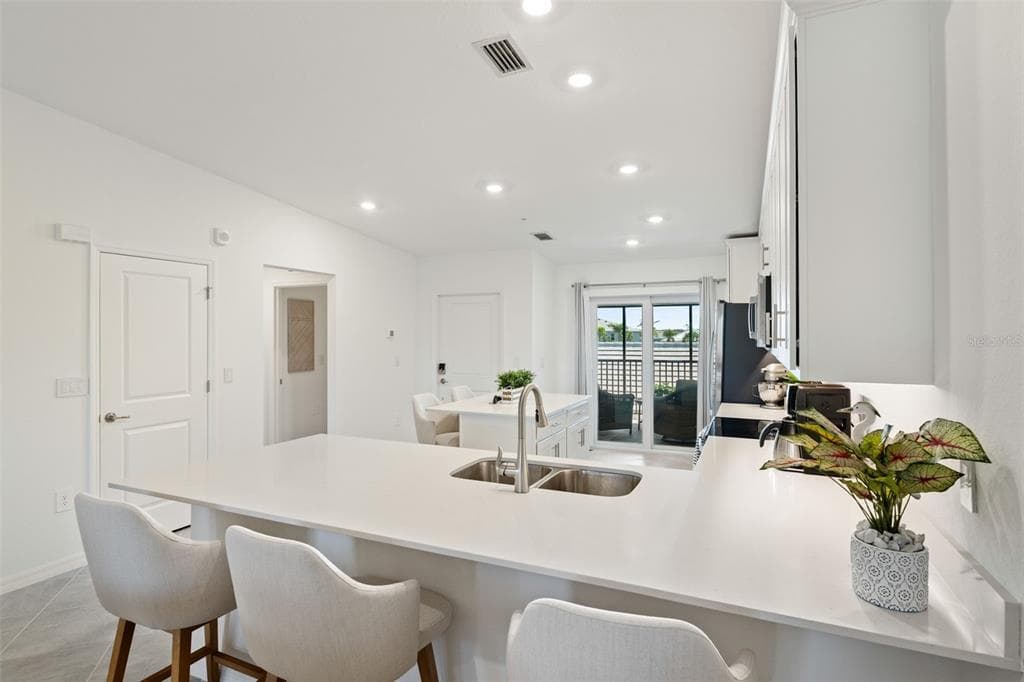 14241 HERITAGE LANDING BOULEVARD 1827 photo 11