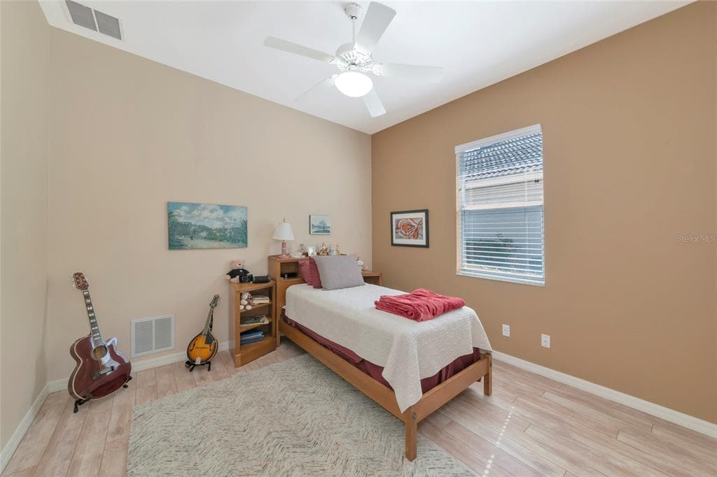 4956 BRIDGEHAMPTON BOULEVARD photo 16